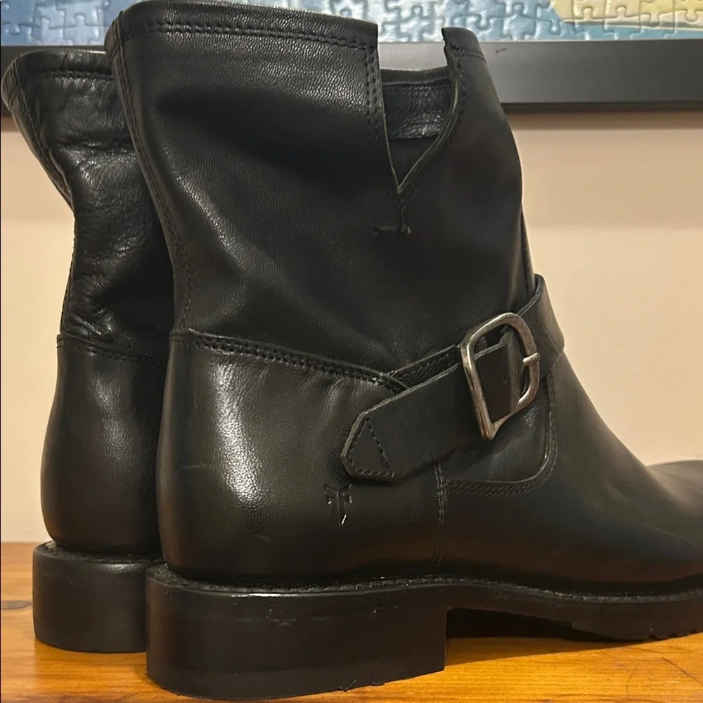 Frye Veronica Black Leather Flex Ankle Booties. Size 9.5